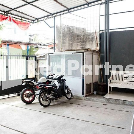 Jomblang 普斯波红色伙伴快乐旅馆酒店 外观 照片