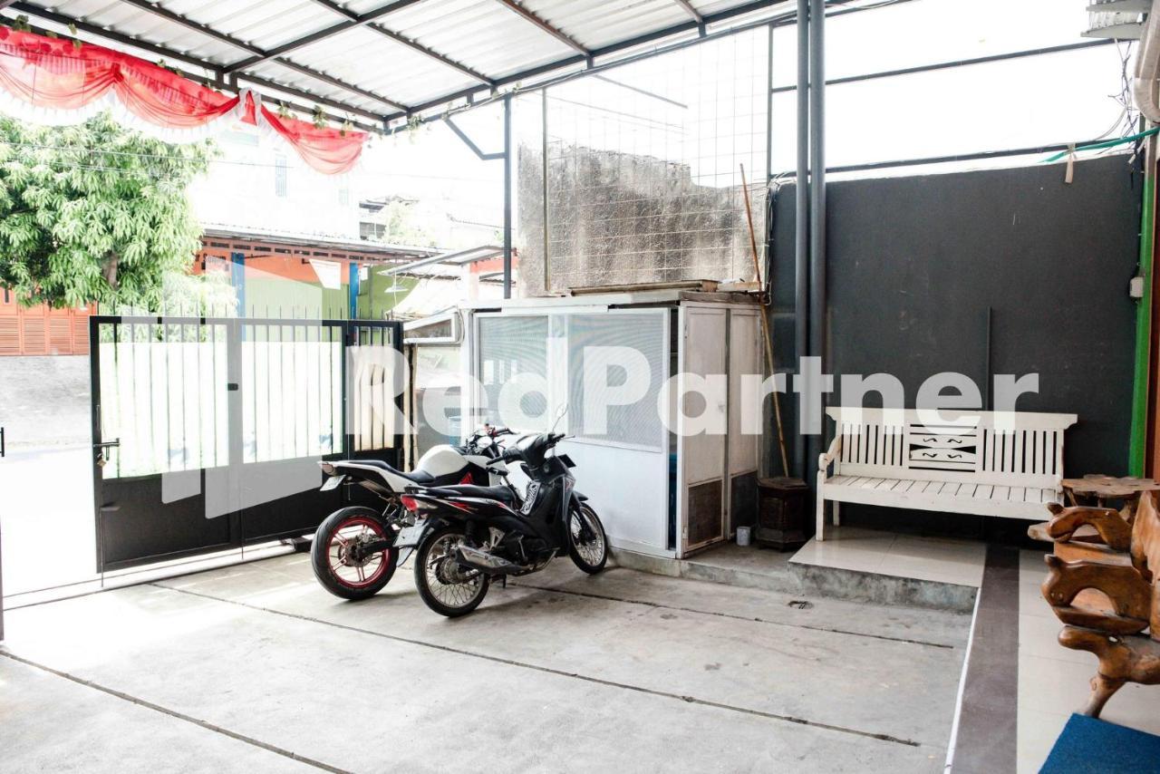 Jomblang 普斯波红色伙伴快乐旅馆酒店 外观 照片